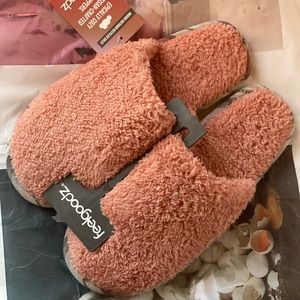 Christmas gift - Feelgoodz Shepra Mule Slippers- spice color
